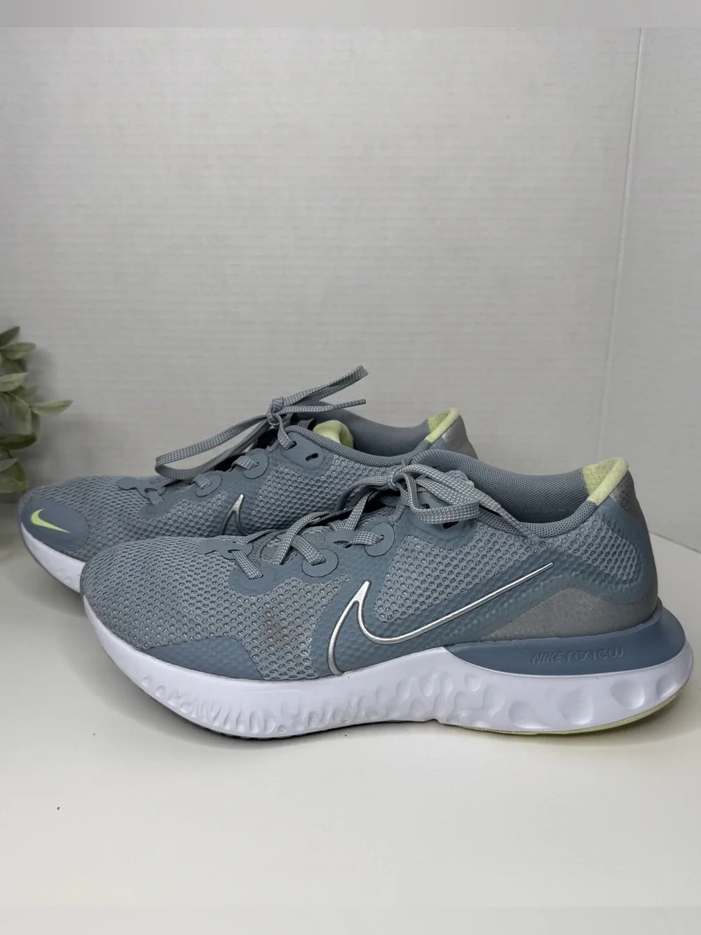 Nike Womens Renew Run Womens Casual Running Shoe in Obsidian Mist Size 10